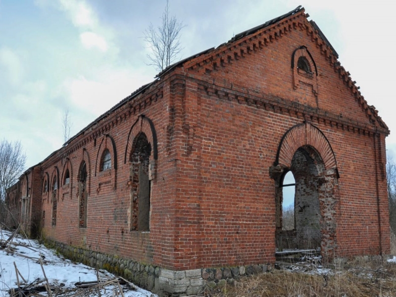 Графская   конюшня  в д. Хмелево..