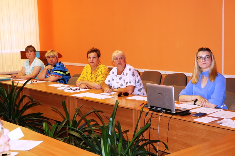 Семинар со старостами сельских населенных пунктов и ТОСами Парфинского муниципального района.
