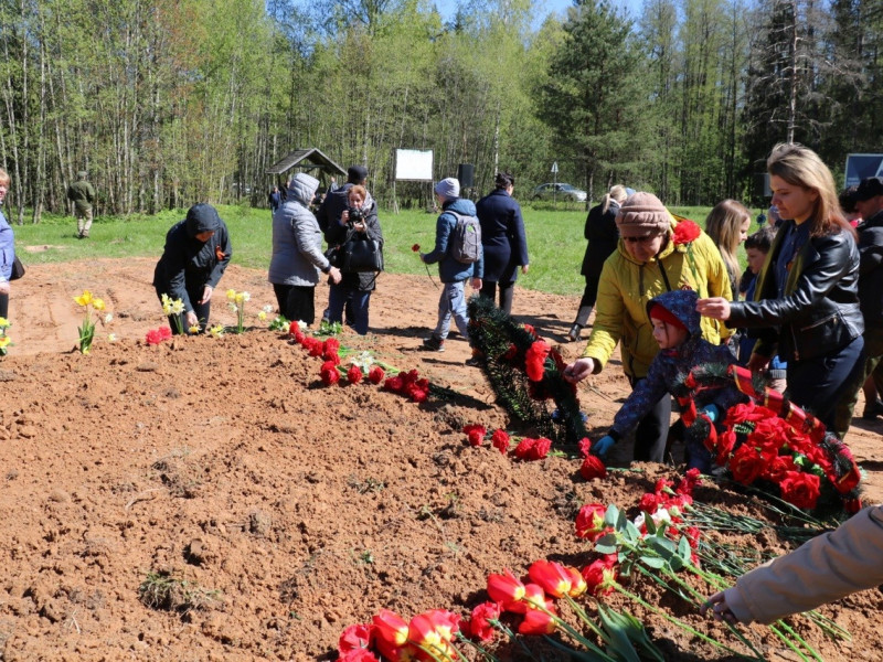 Захоронению останков воинов, погибших в годы Великой Отечественной войны, поднятых в ходе поисковых работ всероссийской весенней «Вахты Памяти».