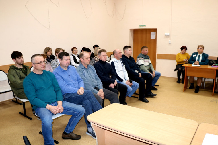 21 марта  2024 года в рамках выездного заседания Правительства Новгородской области состоялась встреча с представителями бизнес-сообщества Парфинского муниципального района.